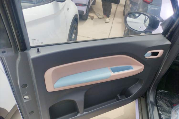 Used Chery New Energy QQ Ice Cream 2024 Edition Youth Version 205km Sundae Interior 7