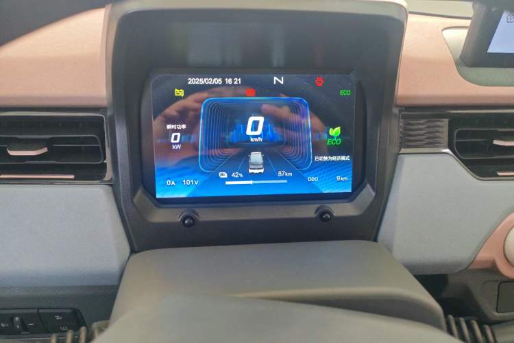 Used Chery New Energy QQ Ice Cream 2024 Edition Youth Version 205km Sundae Odometer Close Up