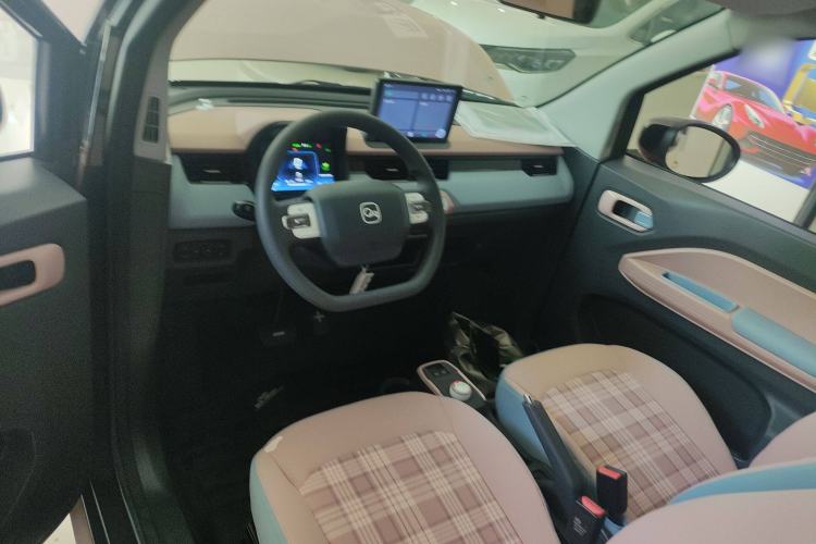 Used Chery New Energy QQ Ice Cream 2024 Edition Youth Version 205km Sundae Center Console