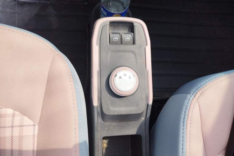 Used Chery New Energy QQ Ice Cream 2024 Edition Youth Version 205km Sundae Gear Lever