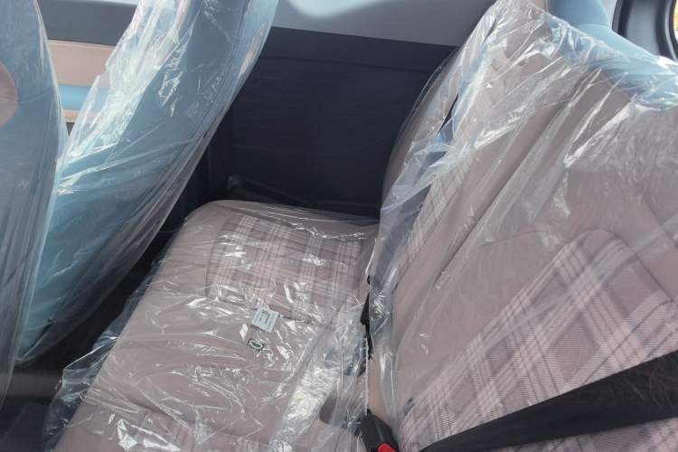 Used Chery New Energy QQ Ice Cream 2024 Facelifted 205km Sundae Interior 1
