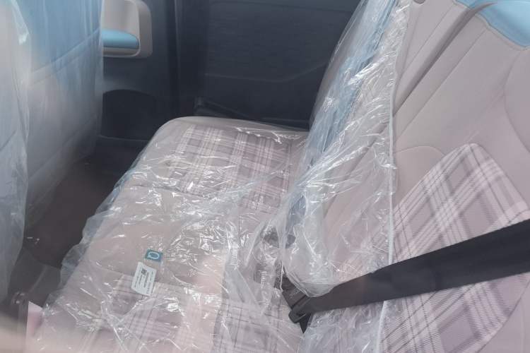 Used Chery New Energy QQ Ice Cream 2024 Facelifted 205km Sundae Interior 1
