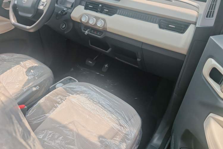 Used Chery New Energy QQ Ice Cream 2024 205km Sundae+ Interior 10