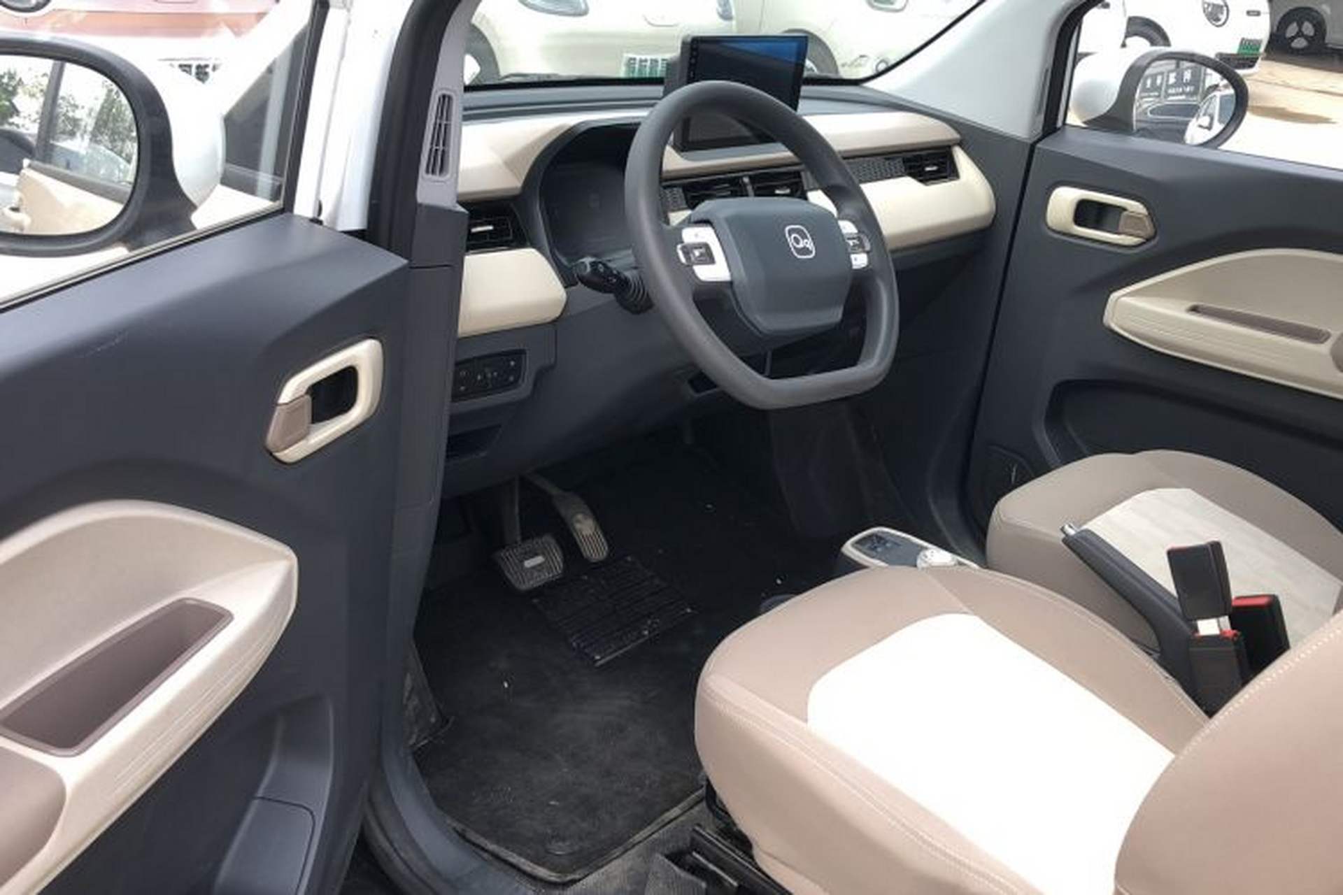 Used Chery New Energy QQ Ice Cream 2024 Edition Youth Version 205km Sundae Interior 2