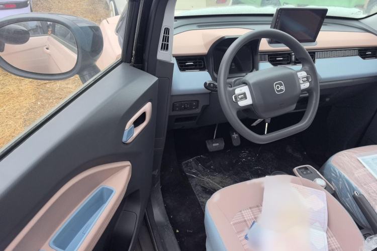 Used Chery New Energy QQ Ice Cream 2024 Facelifted 205km Sundae Interior 2