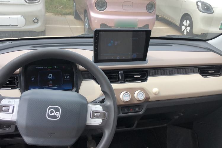 Used Chery New Energy QQ Ice Cream 2024 Edition Youth Version 205km Sundae Interior 3