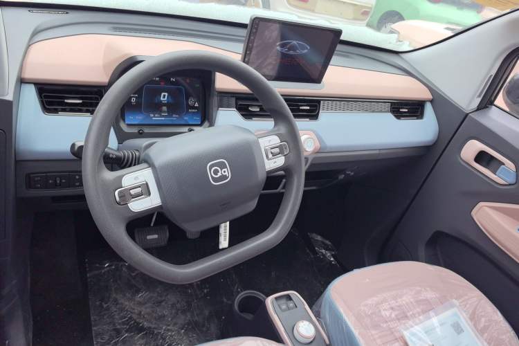 Used Chery New Energy QQ Ice Cream 2024 Edition Youth Version 205km Sundae Interior 3
