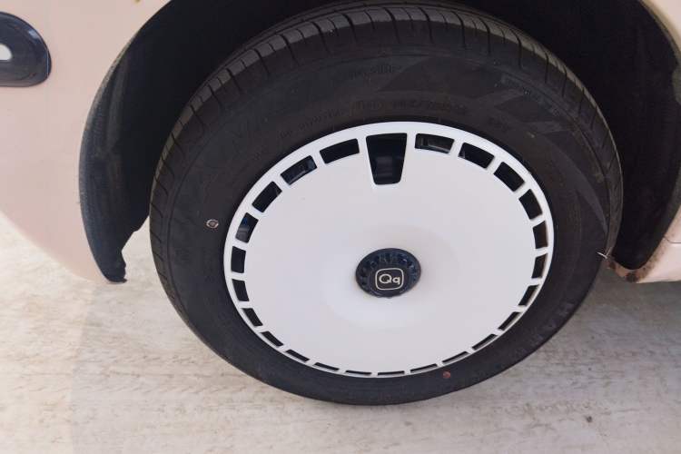 Used Chery New Energy QQ Ice Cream 2024 Edition Youth Version 205km Sundae Left Front Wheel Hub