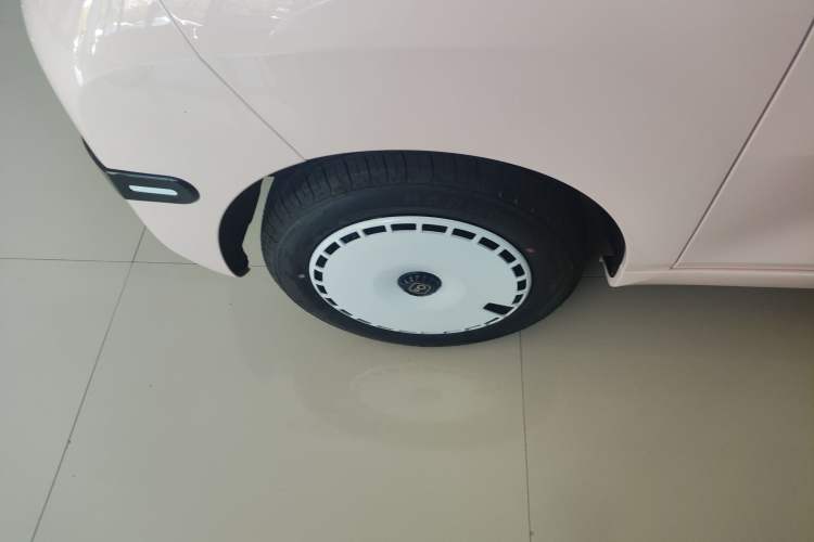 Used Chery New Energy QQ Ice Cream 2024 Edition Youth Version 205km Sundae Left Front Wheel Hub