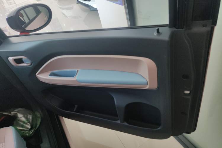Used Chery New Energy QQ Ice Cream 2024 Edition Youth Version 205km Sundae Right Front Door Interior