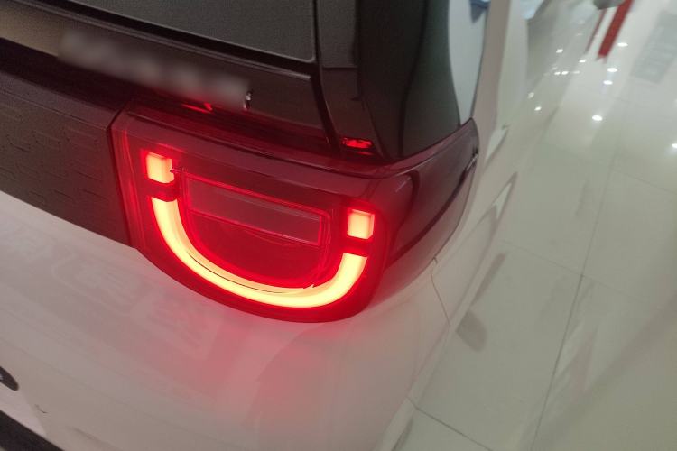 Used Chery New Energy QQ Ice Cream 2024 Edition Youth Version 205km Sundae Right Rear Taillight