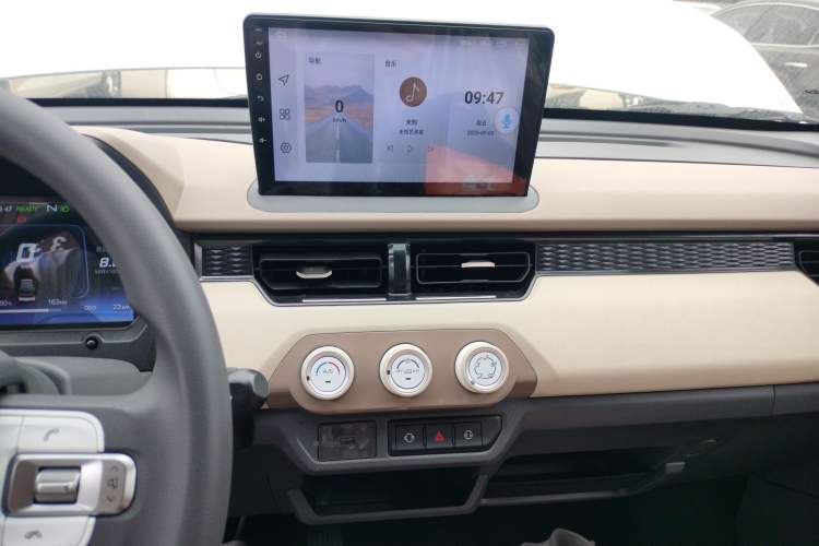 Used Chery New Energy QQ Ice Cream 2024 Edition Youth Version 205km Sundae Audio And AC Panel