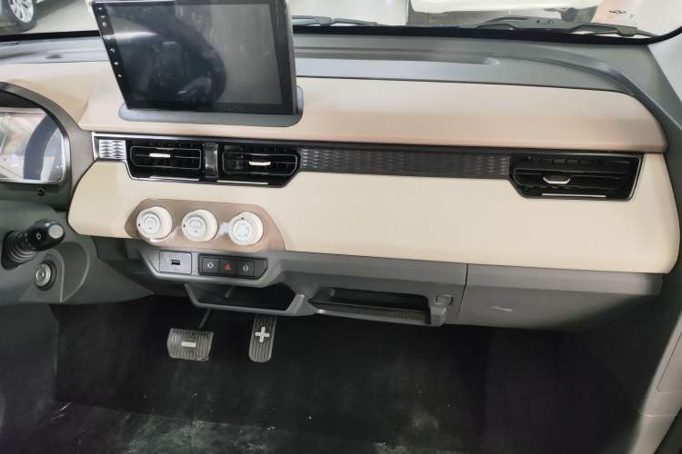 Used Chery New Energy QQ Ice Cream 2024 Facelifted 205km Sundae Exterior 6