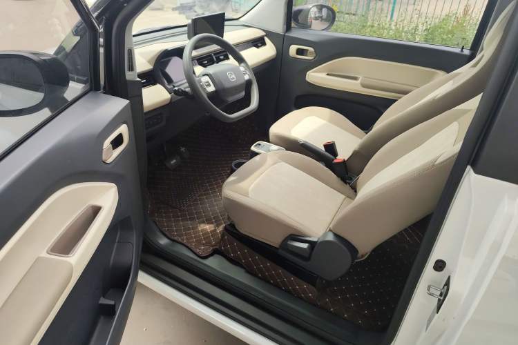 Used Chery New Energy QQ Ice Cream 2024 Edition Youth Version 205km Sundae Interior 1