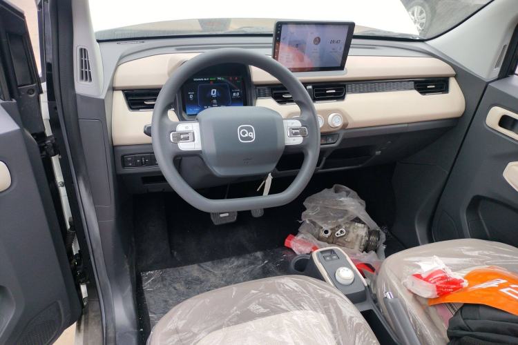 Used Chery New Energy QQ Ice Cream 2024 Edition Youth Version 205km Sundae Interior 2