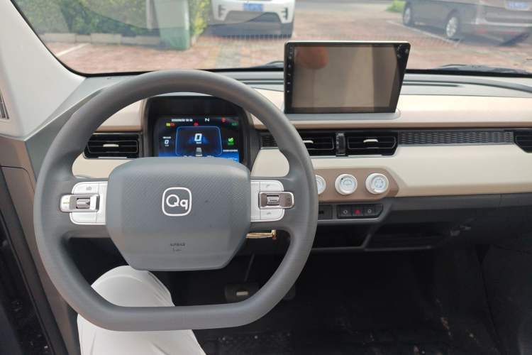 Used Chery New Energy QQ Ice Cream 2024 Edition Youth Version 205km Sundae Interior 3