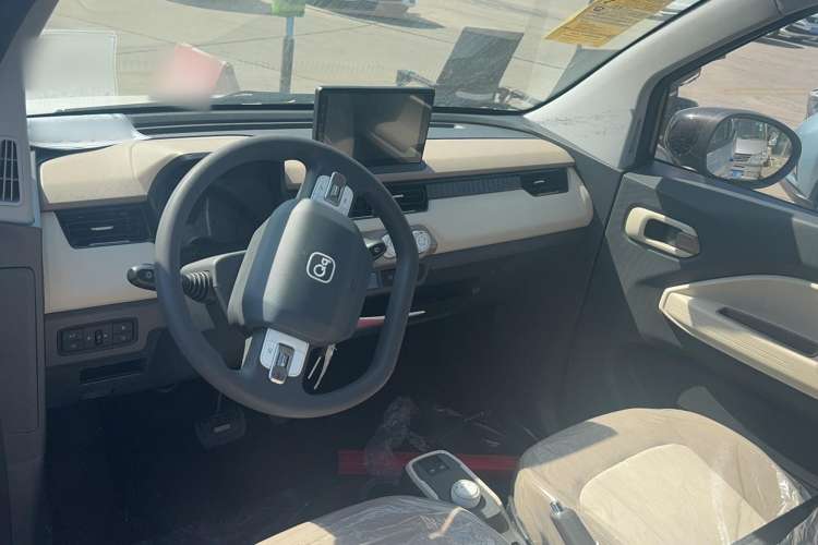 Used Chery New Energy QQ Ice Cream 2024 Edition Youth Version 205km Sundae Interior 3