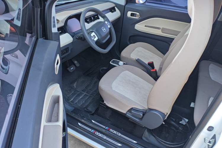 Used Chery New Energy QQ Ice Cream 2024 170km Sundae Interior 3