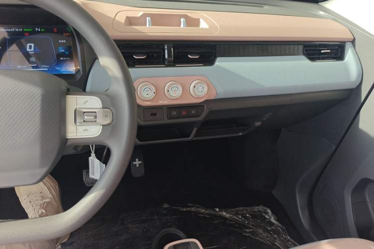 Used Chery New Energy QQ Ice Cream 2025 155km Sundae Edition Audio And AC Panel