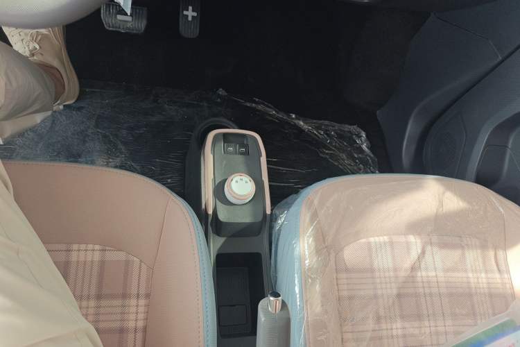 Used Chery New Energy QQ Ice Cream 2025 155km Sundae Edition Gear Lever