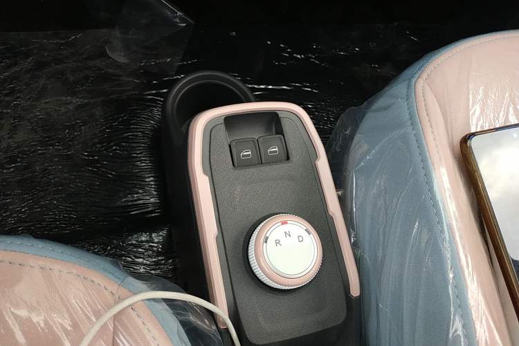 Used Chery New Energy QQ Ice Cream 2025 155km Sundae Edition Gear Lever