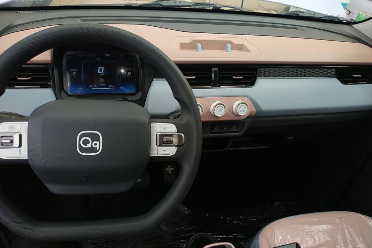 Used Chery New Energy QQ Ice Cream 2025 155km Sundae Edition Interior 2