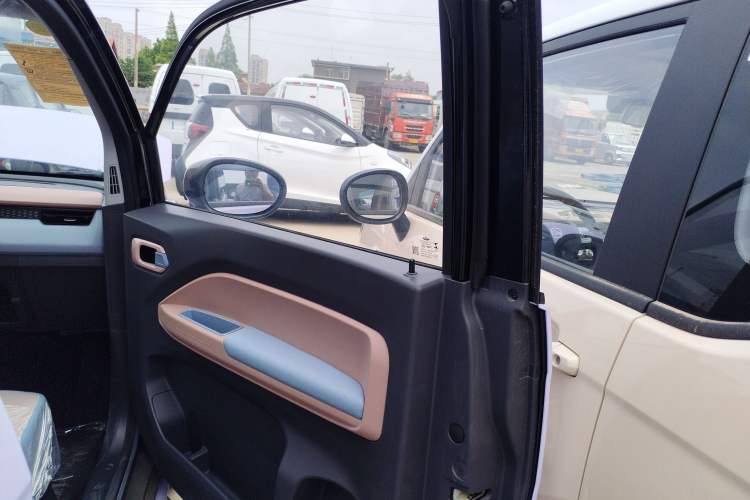 Used Chery New Energy QQ Ice Cream 2025 155km Sundae Edition Interior 6