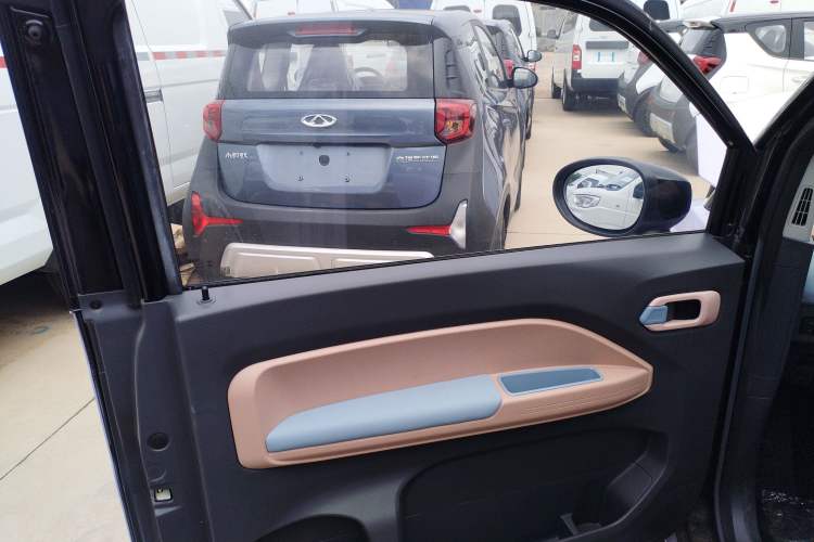 Used Chery New Energy QQ Ice Cream 2025 155km Sundae Edition Interior 7