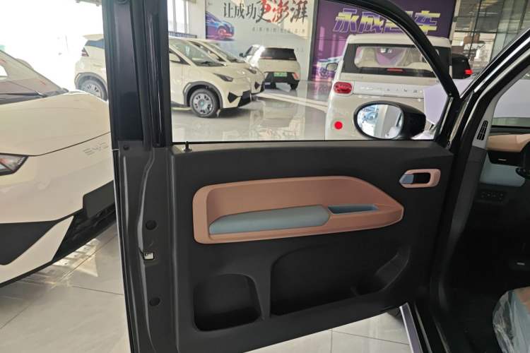 Used Chery New Energy QQ Ice Cream 2025 155km Sundae Edition Left Front Door Interior