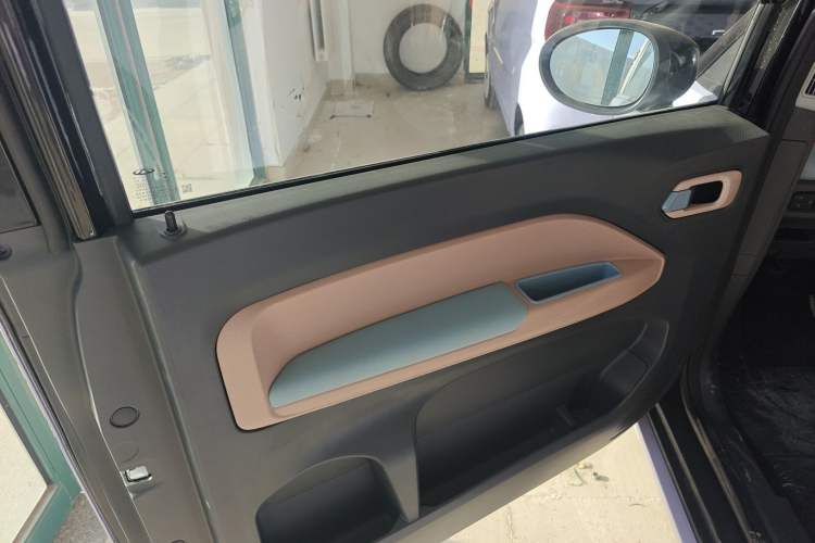 Used Chery New Energy QQ Ice Cream 2025 155km Sundae Edition Left Rear Door Interior
