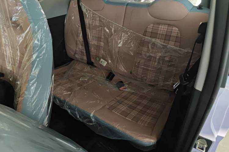 Used Chery New Energy QQ Ice Cream 2025 155km Sundae Edition Left Rear Seat