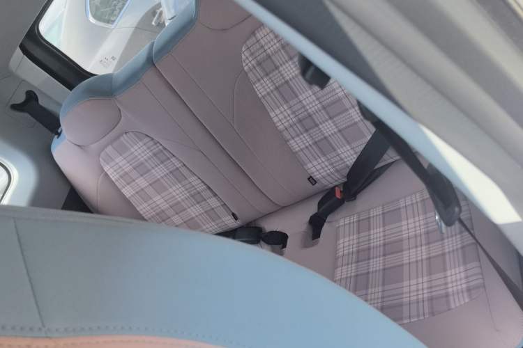 Used Chery New Energy QQ Ice Cream 2025 155km Sundae Edition Left Rear Seat