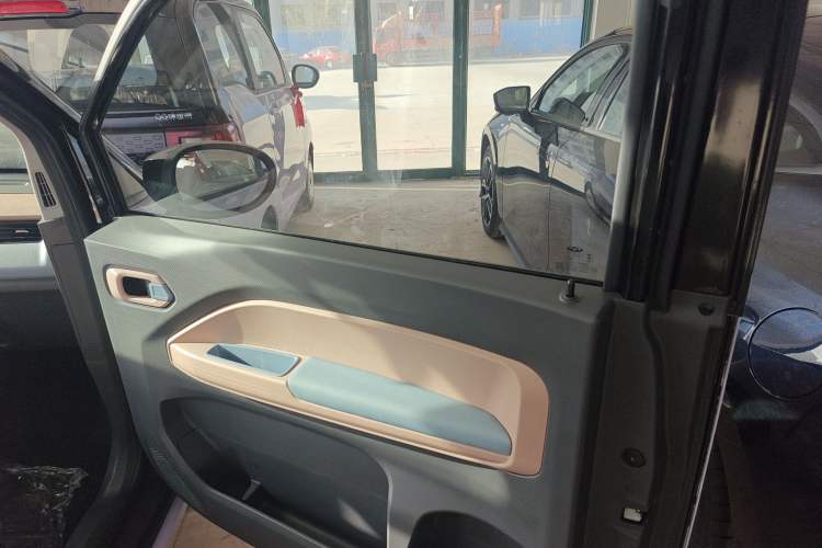 Used Chery New Energy QQ Ice Cream 2025 155km Sundae Edition Right Rear Door Interior
