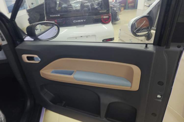 Used Chery New Energy QQ Ice Cream 2025 155km Sundae Edition Right Rear Door Interior