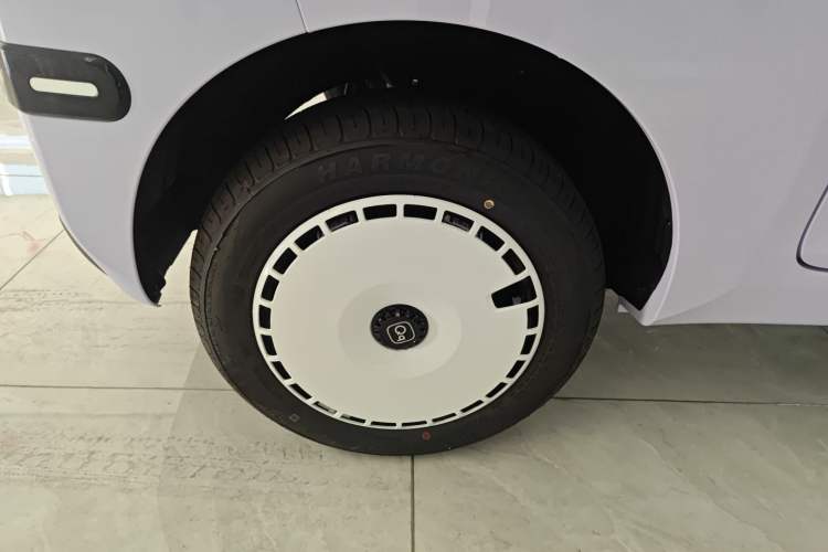 Used Chery New Energy QQ Ice Cream 2025 155km Sundae Edition Right Rear Wheel Hub