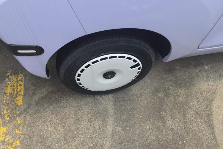 Used Chery New Energy QQ Ice Cream 2025 155km Sundae Edition Right Rear Wheel Hub