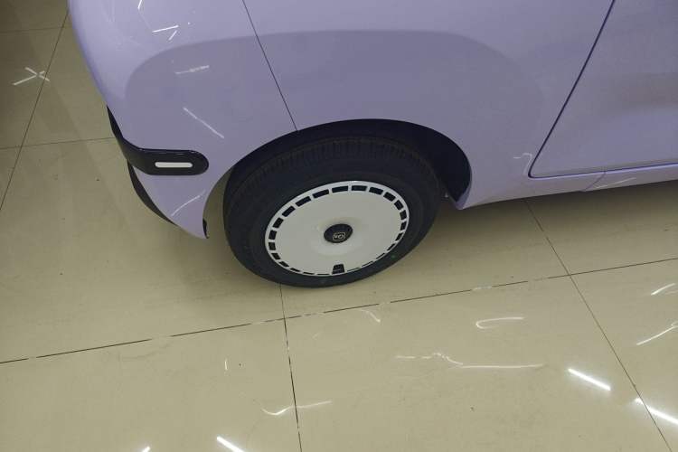 Used Chery New Energy QQ Ice Cream 2025 155km Sundae Edition Right Rear Wheel Hub