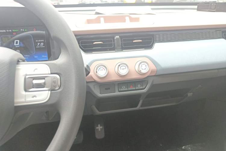 Used Chery New Energy QQ Ice Cream 2025 155km Sundae Edition Audio And AC Panel