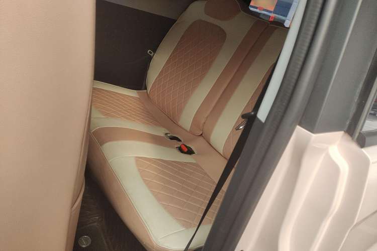 Used Chery New Energy QQ Ice Cream 2025 155km Sundae Edition Interior 1