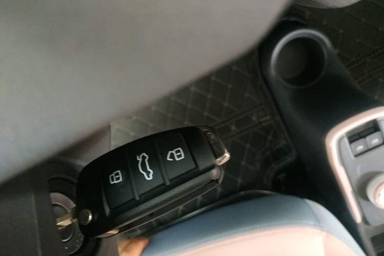 Used Chery New Energy QQ Ice Cream 2025 155km Sundae Edition Interior 1