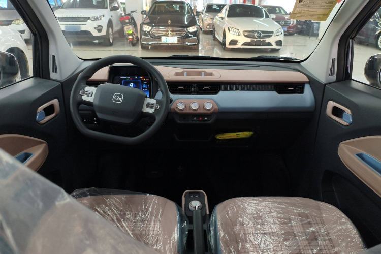Used Chery New Energy QQ Ice Cream 2025 155km Sundae Edition Interior 2