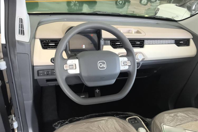 Used Chery New Energy QQ Ice Cream 2025 155km Sundae Edition Interior 3