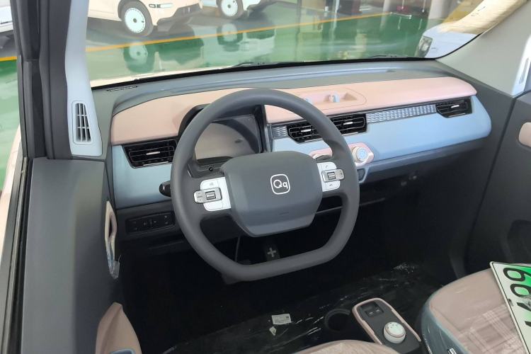 Used Chery New Energy QQ Ice Cream 2025 155km Sundae Edition Interior 3