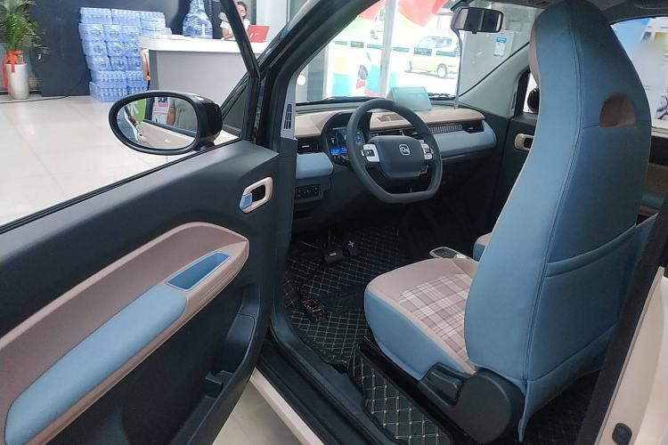 Used Chery New Energy QQ Ice Cream 2025 155km Sundae Edition Interior 3