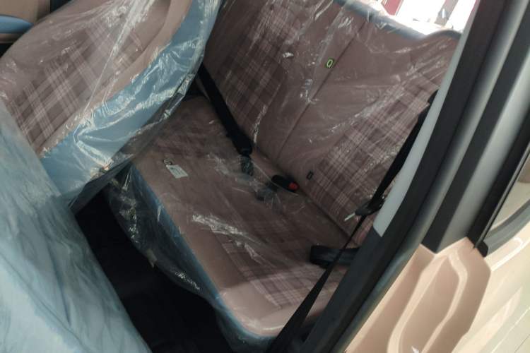 Used Chery New Energy QQ Ice Cream 2025 155km Sundae Edition Interior 4