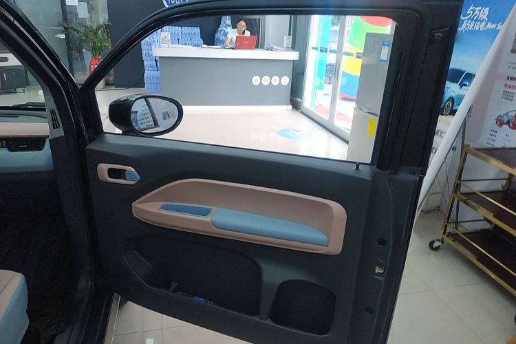 Used Chery New Energy QQ Ice Cream 2025 155km Sundae Edition Interior 5