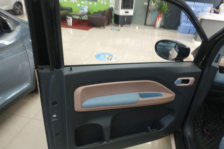 Used Chery New Energy QQ Ice Cream 2025 155km Sundae Edition Interior 7