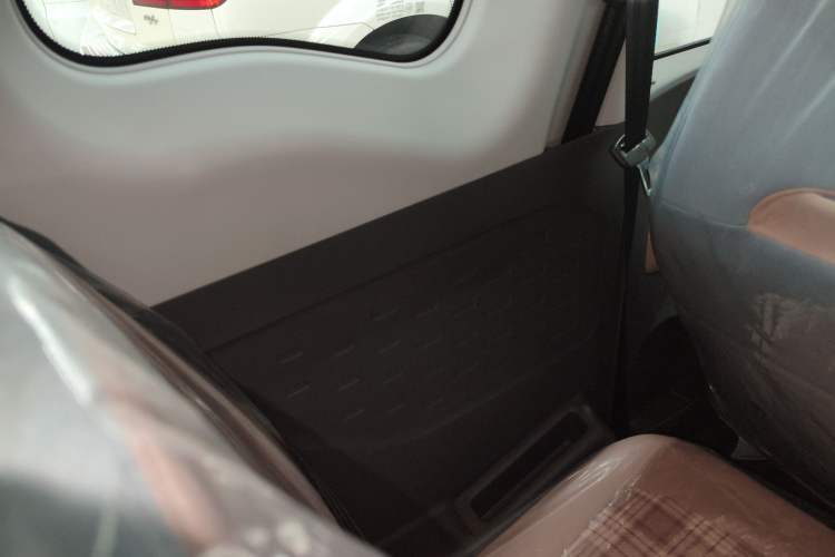 Used Chery New Energy QQ Ice Cream 2025 155km Sundae Edition Interior 8