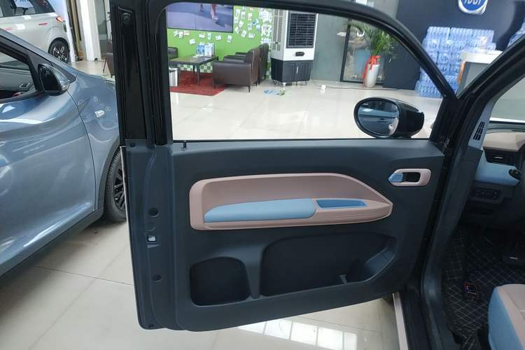 Used Chery New Energy QQ Ice Cream 2025 155km Sundae Edition Interior 8