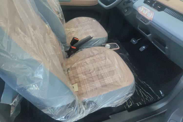 Used Chery New Energy QQ Ice Cream 2025 155km Sundae Edition Right Front Seat